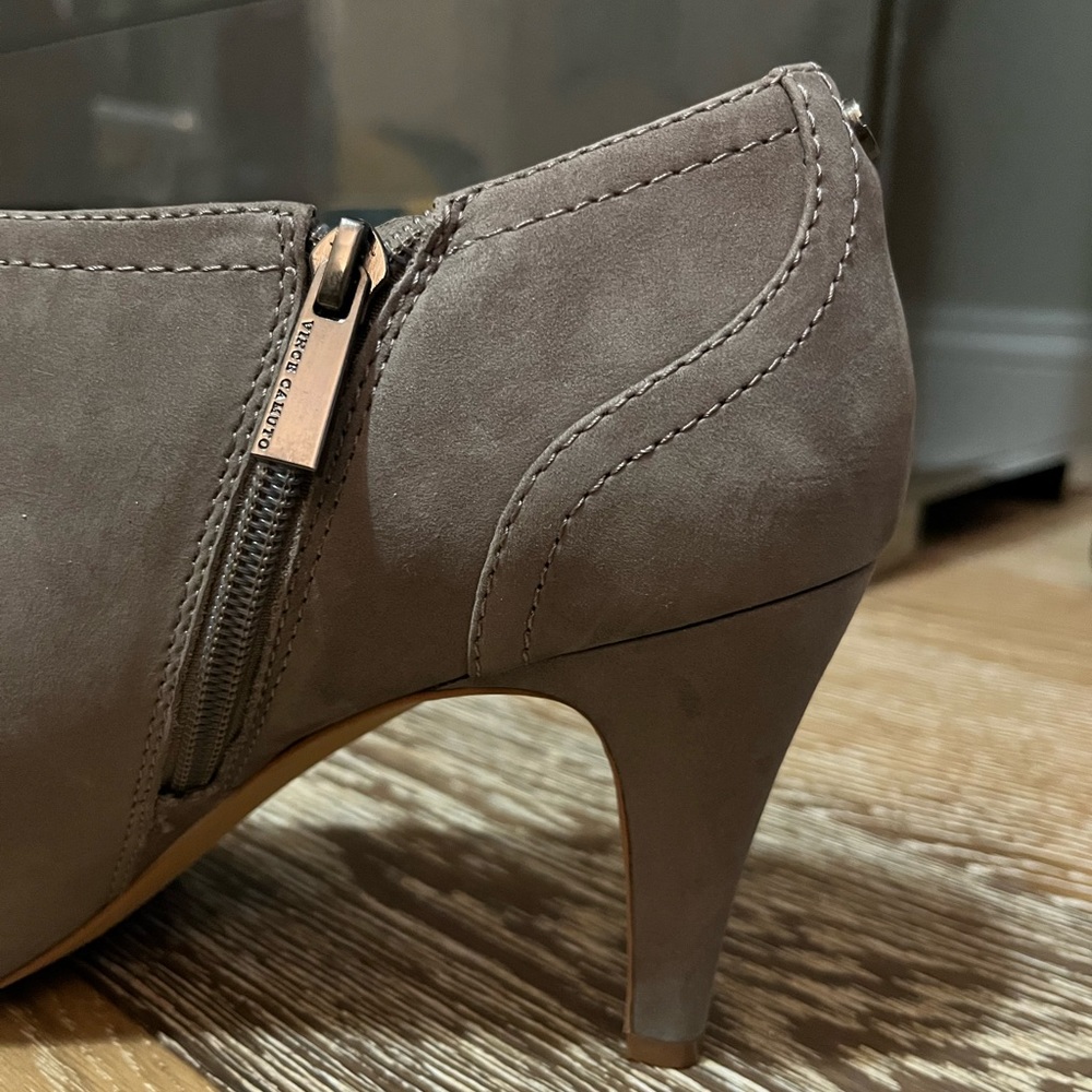 Vince Camuto gray suede booties. 3 in skinny heel.